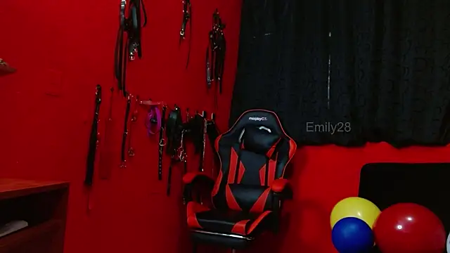 Emily_Slave28 webcam