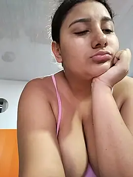 sara_y_amy (Ask my age) - Licking Sara's pussy