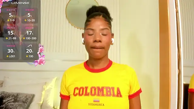 Afro_Luna webcam