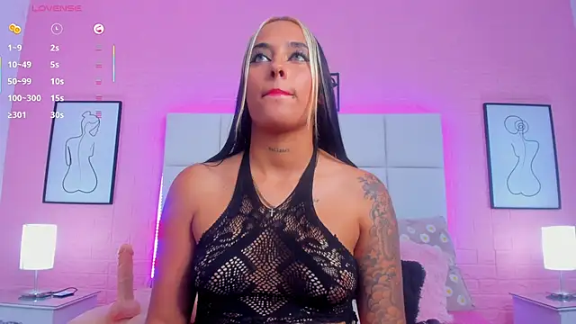 charlotte_kisss webcam