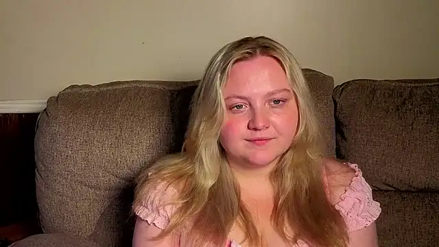 PhatAssBlond webcam