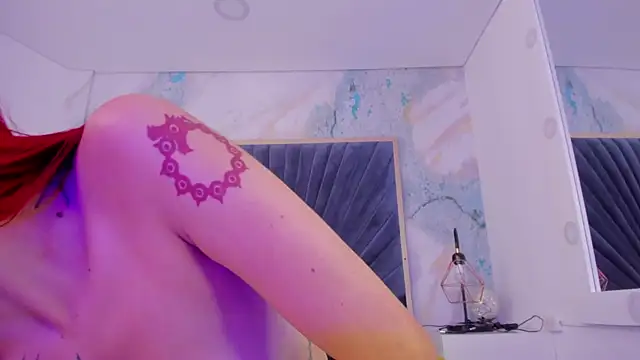 Derieri_Blush webcam
