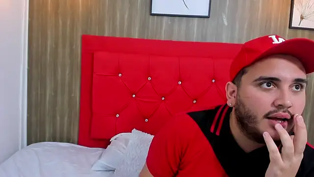 Tyler_Gaell webcam