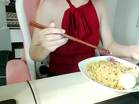 lucienguyen live cam on StripChat