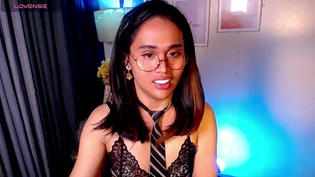 urmidnightcravingsxx webcam