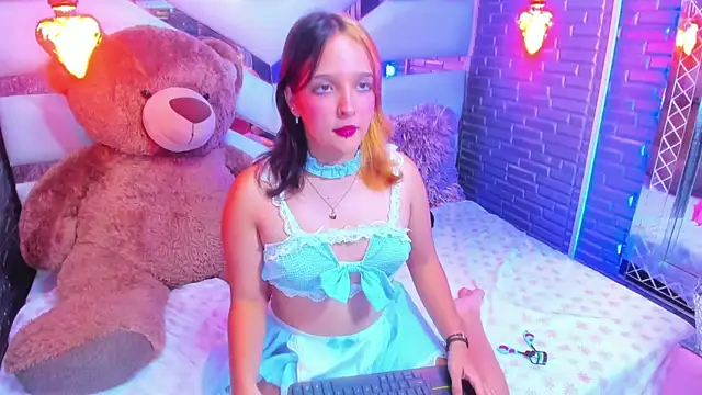 AnneJonees webcam
