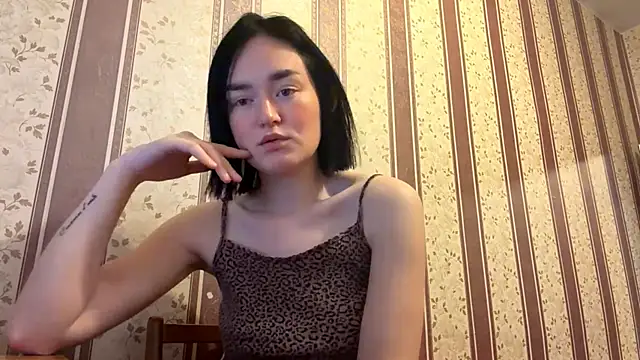 Snowmilly live cam on StripChat
