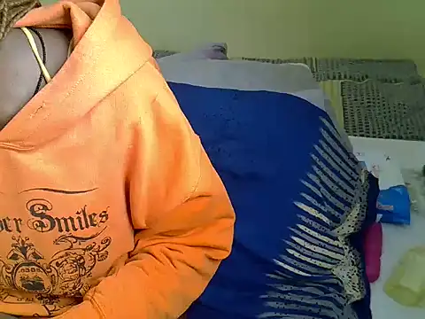 Pearl_petite webcam