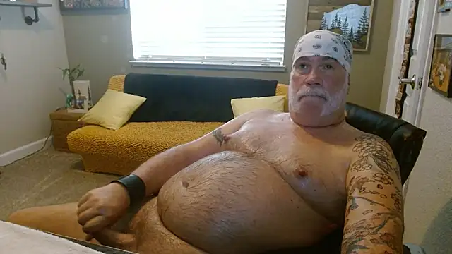 musclebearnips Live Webcam on Stripchat