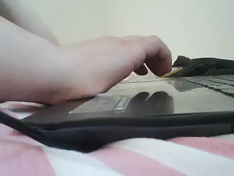 lickthehottie live cam on StripChat