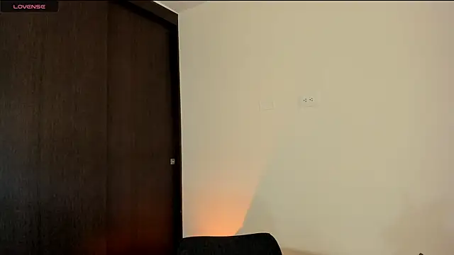 NataliaBuiles live cam on StripChat