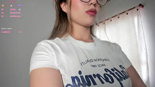 adara_evanss webcam