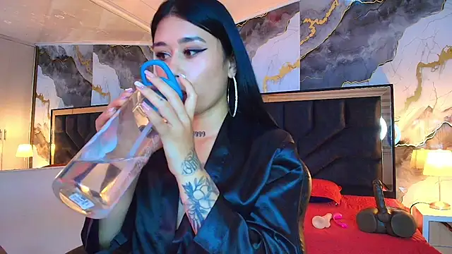 SusanVilla live cam on StripChat