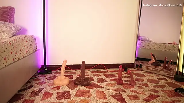 monicaflowerr webcam