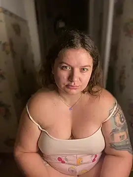 Nenssy555 webcam