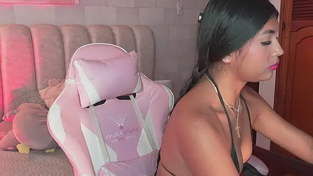 Naomi-Gray webcam