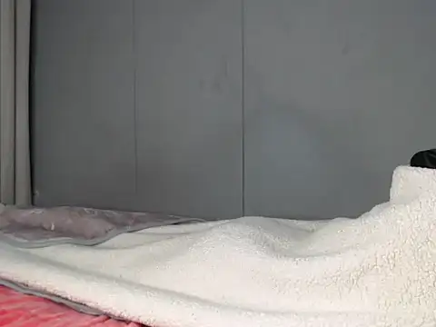 BustyYvonne webcam