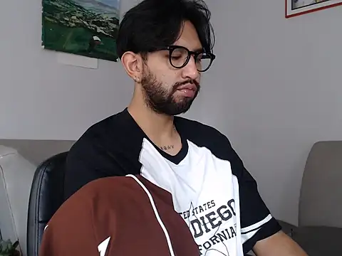 thomass1018 webcam