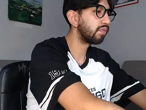 thomass1018 webcam