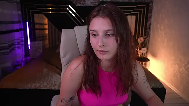 VikVikLove webcam