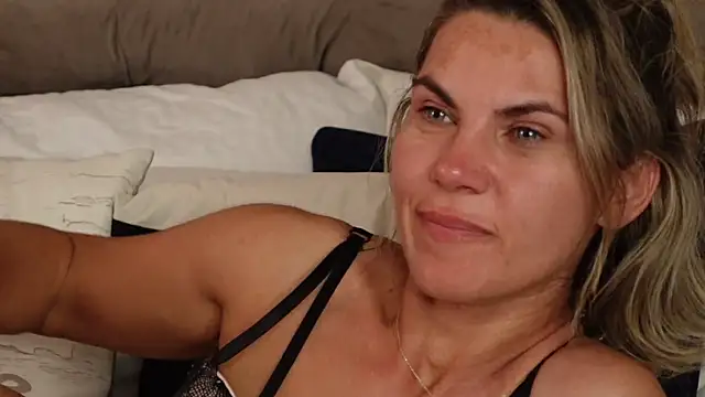 FeliciaKrige webcam
