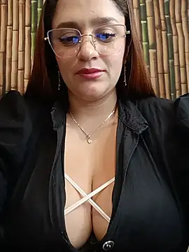 hanna__a (F young) - Off tits+sucking+spanking