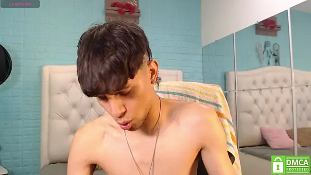 draxblade09 (M twink) - Hey, play with my cock, make it hard heh