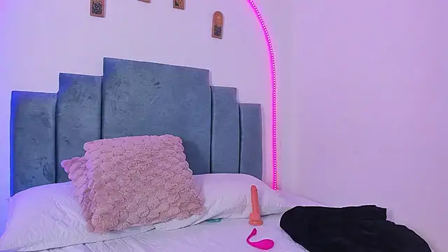 naomi__lux - Naomi__lux's free webcam - UK Sex Cams