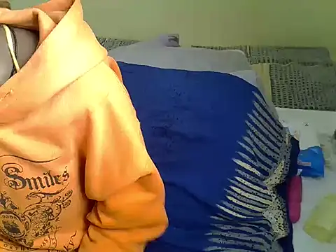 Pearl_petite webcam
