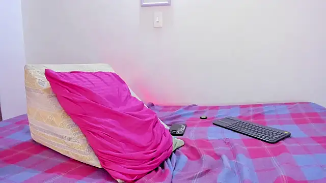 Nikki__uwu webcam