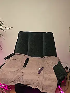 LovelyLucinda webcam