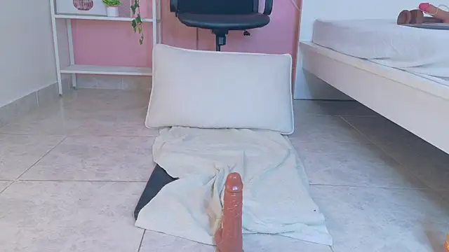 SeleneGibson__ webcam