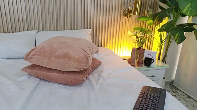Carrie_GB webcam