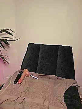 LovelyLucinda webcam