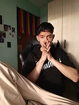 heyy_noah11 webcam