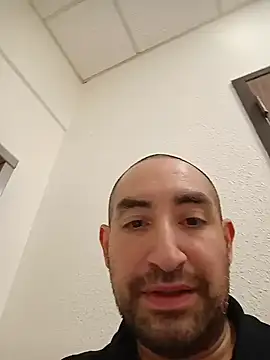 CumDumpPig83 webcam