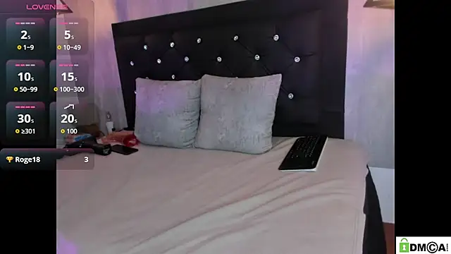 curly_babe webcam