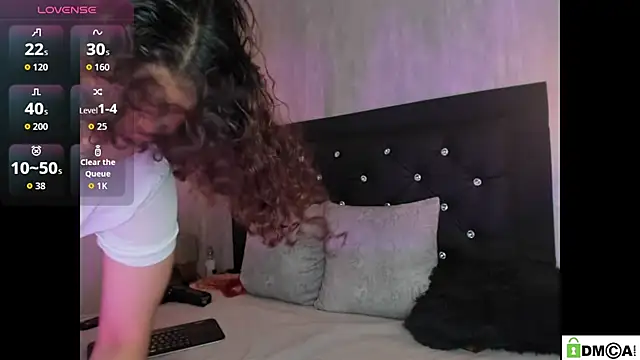 curly_babe webcam