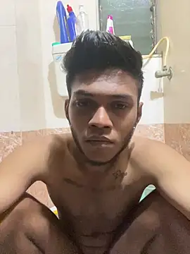 bigthickjunk (M young) - Mastrubating in front of female