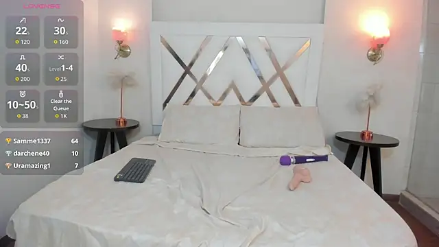 Sky_Collins_ webcam