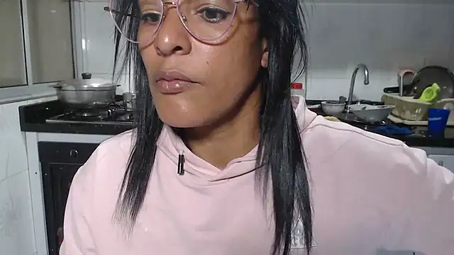 kateleyagrey live cam on StripChat