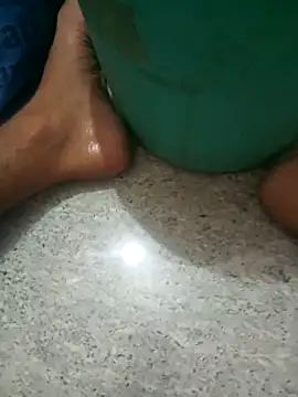 paresh045 live cam on StripChat