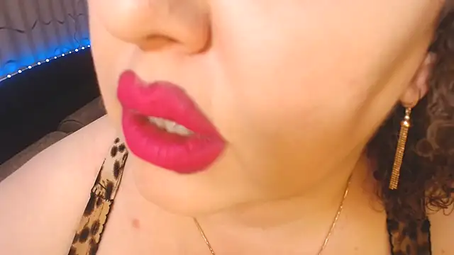 BustyKatty webcam