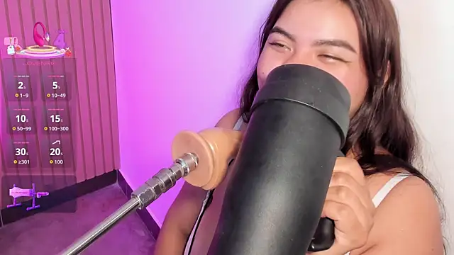 klhoe_boobs webcam