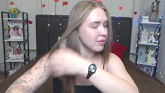 LauraHlot webcam
