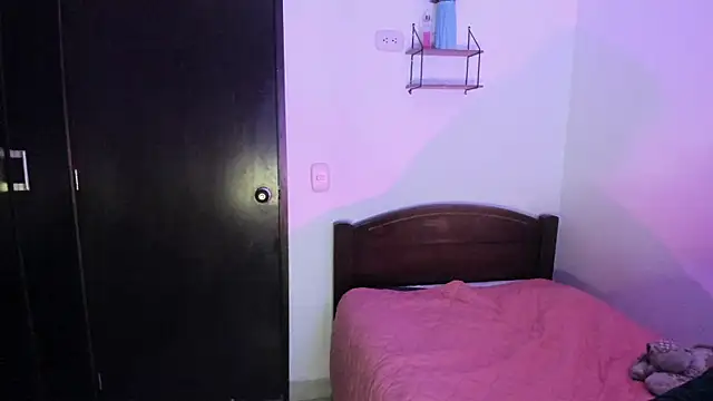 Lucy_Doll85 webcam