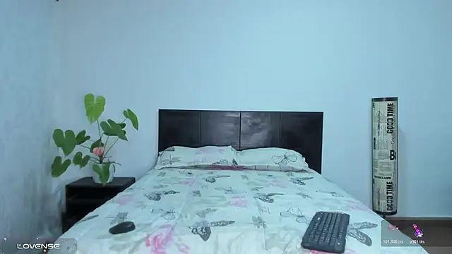 sarahredi webcam
