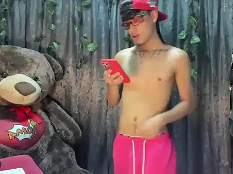 hot_guys23 webcam