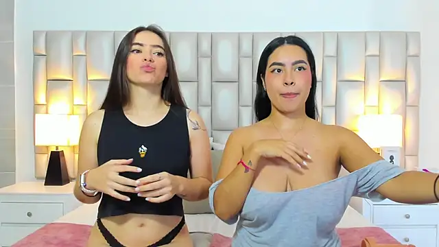 paola_katy_dicks webcam
