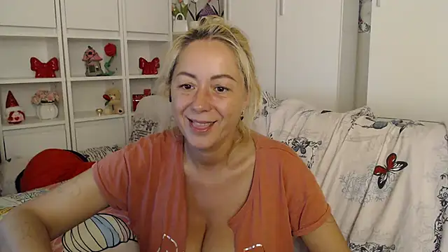 _karolynesyera_ webcam